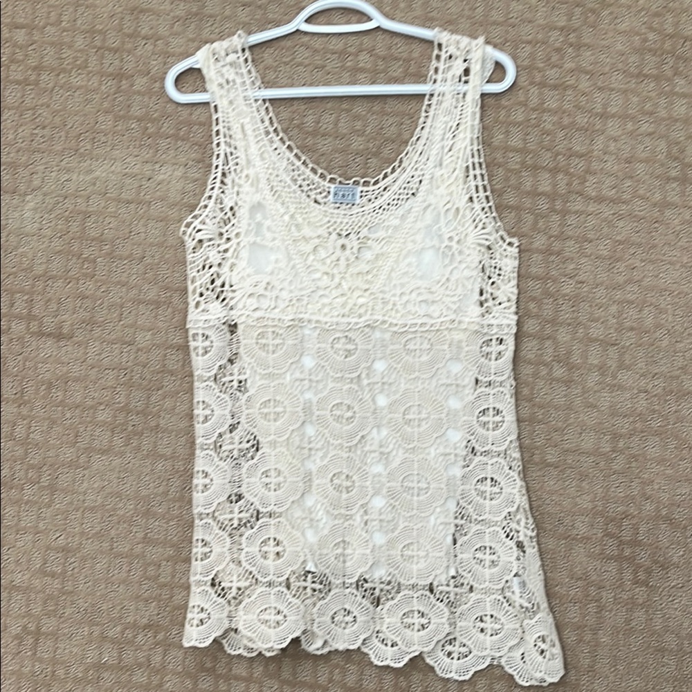 Elegant Cream Lace Sleeveless Top